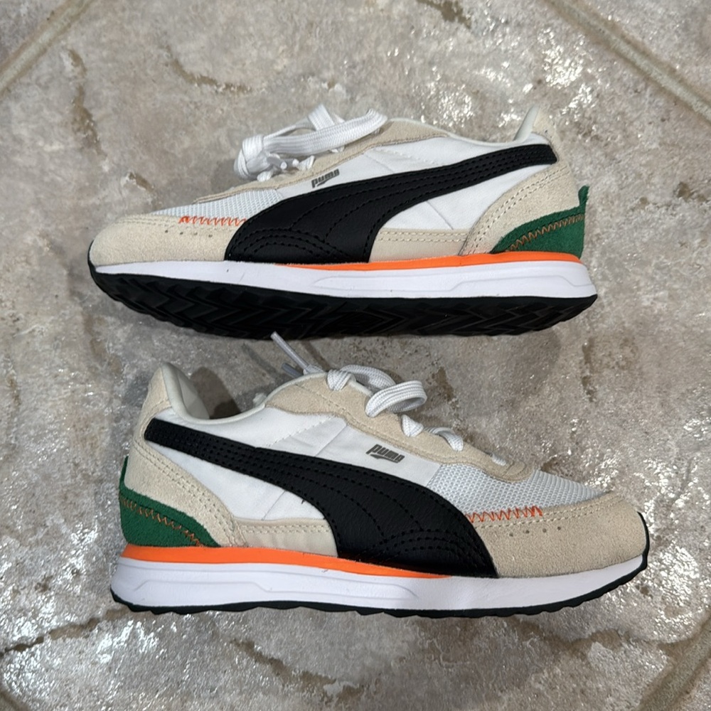 Puma Size 13.5 Never Worn Road Rider Sneakers Unisex Boy Girl